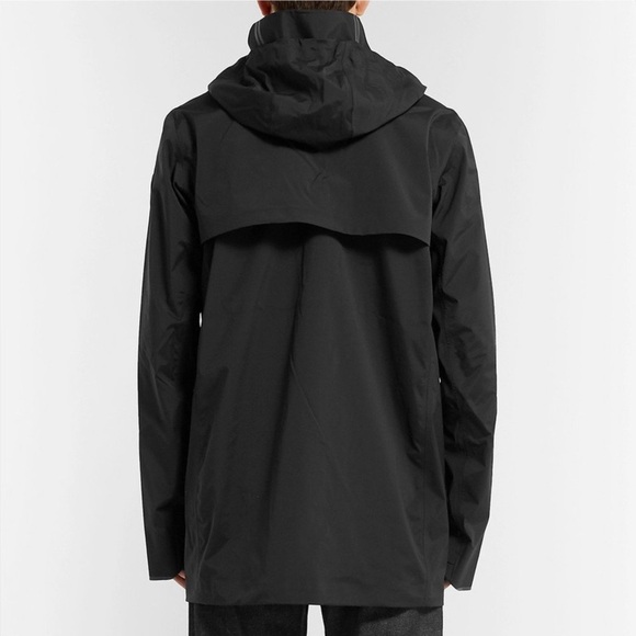 Canada Goose - Wascana Shell Hooded Rain Jacket - Black - Picture 2 of 16